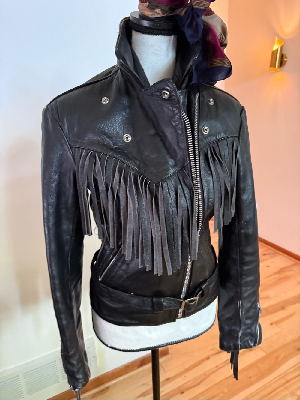 Vintage fringe leather jacket- concert wear- distressed and perfect - Picture 2 of 16